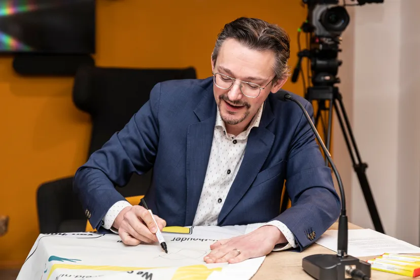 f32387dc 9c0f 4d7f a453 e7d150c2c87e