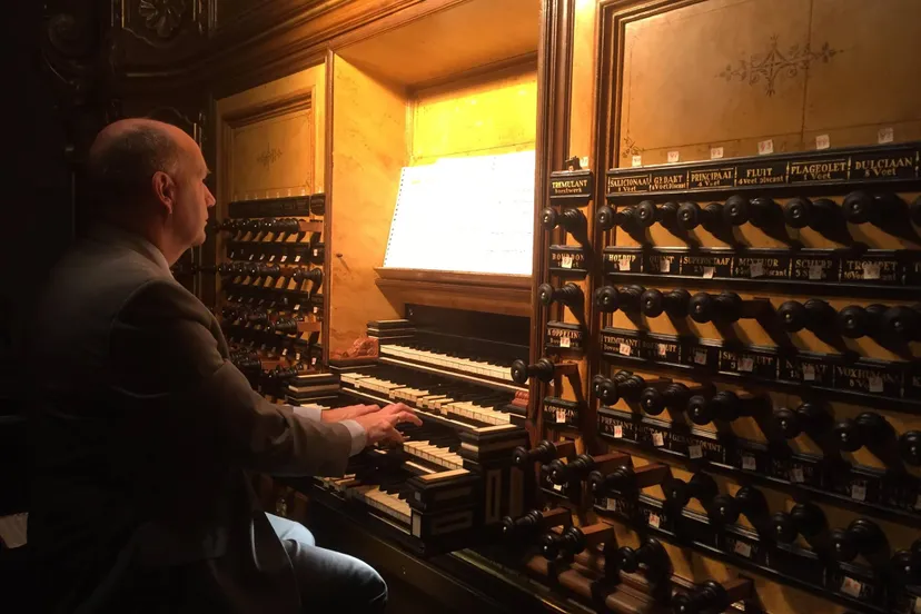 foto achter speeltafel kampen