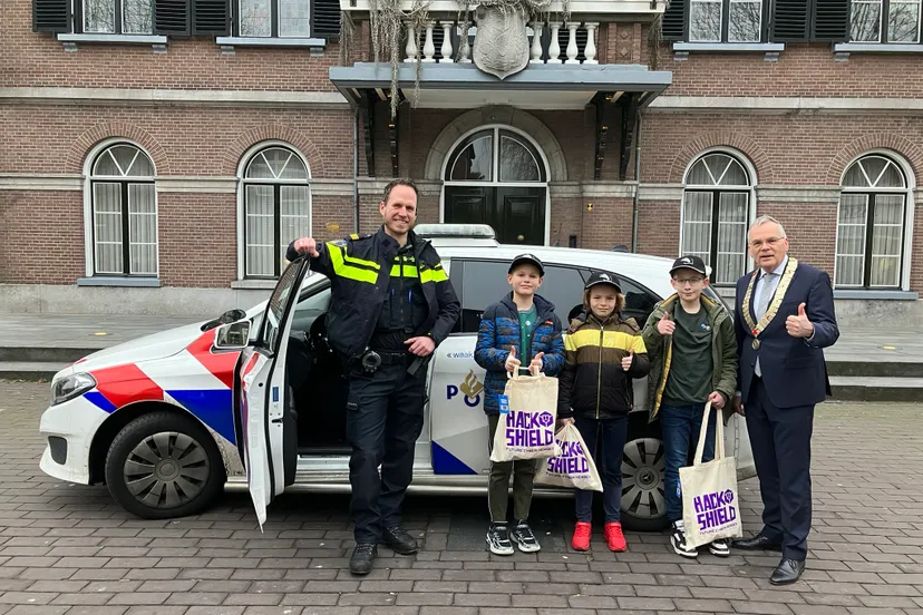 huldiging hackshield