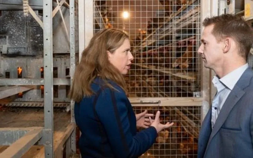 minister schouten in gesprek 915x518 1