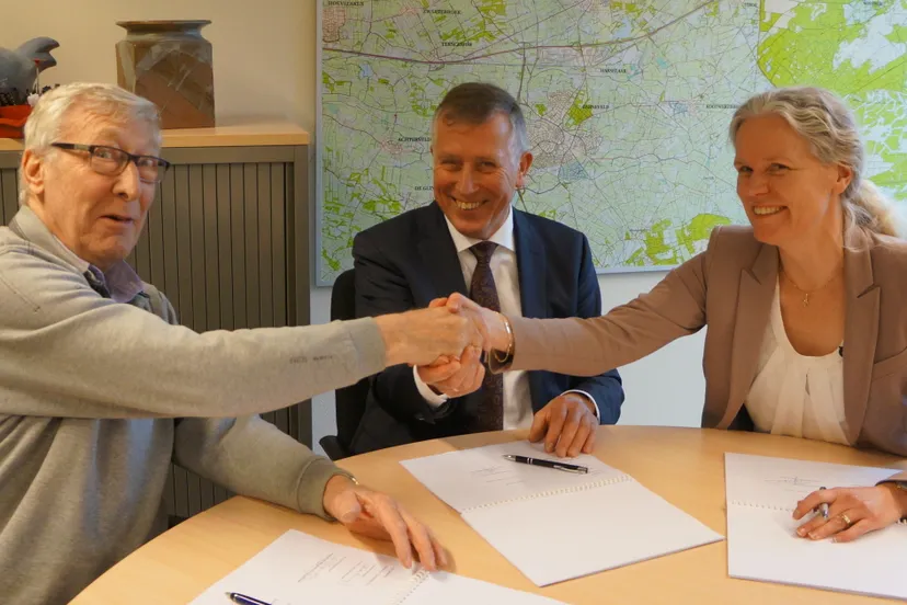 ondertekening prestatieovereenkomst wonen 2018 2022 barneveldnieuwsnl