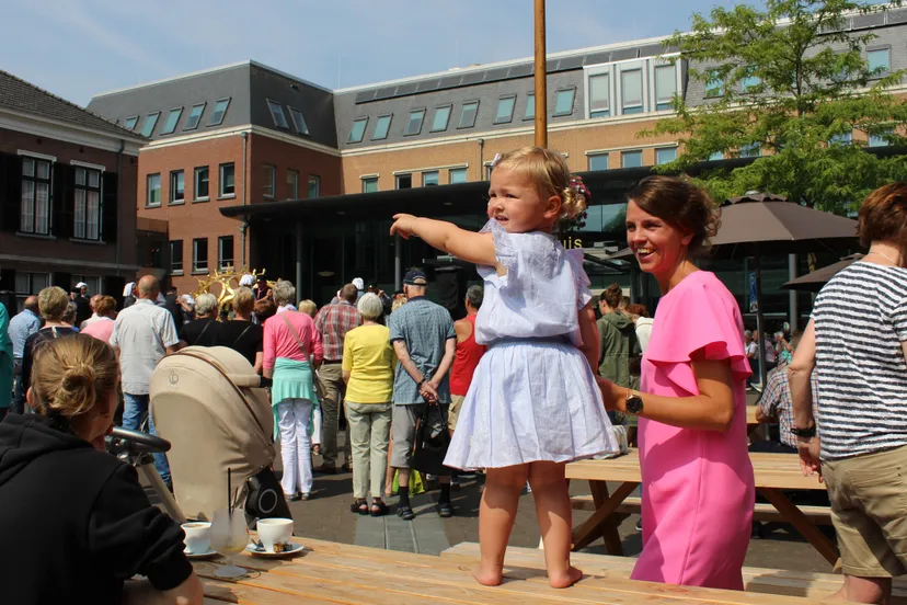 oud veluwse markt barneveld chris ouboter moeder dochter