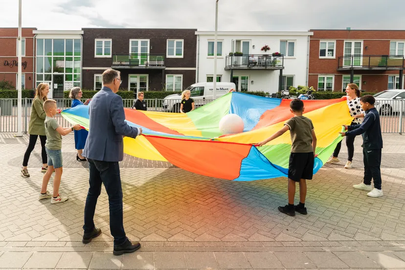 persbericht 23 051 wethouder bezoekt scholen