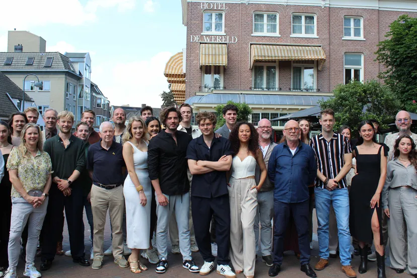 volledige cast 40 45 de musical bij de wereld wageningen chris ouboter 2