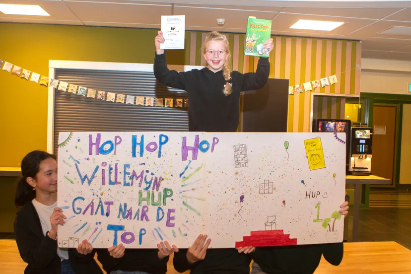 willemijn met supporters fotograaf erik van t land