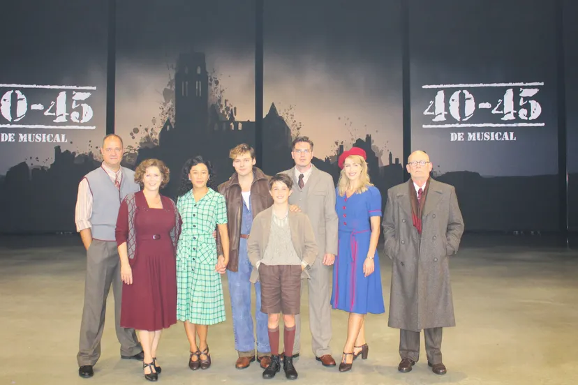 cast 40 45 de musical chris ouboter 3