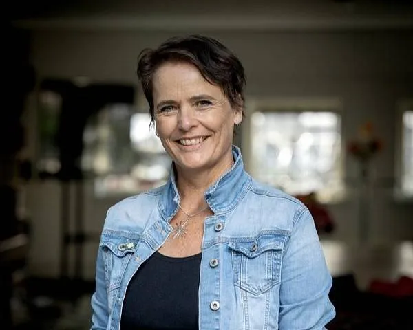 JannekeSch064B_chrisvanhouts