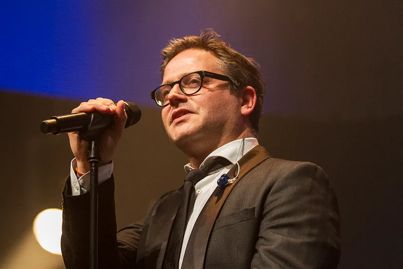 16308322205 f98d38038b b