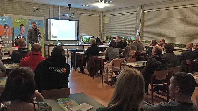 20171115 steenspil01