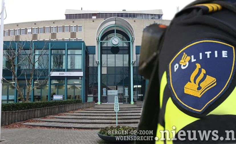 20201109 jkr boz stadskantoor politie 001b