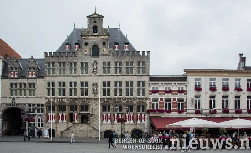 jkr boz stadhuis 001b