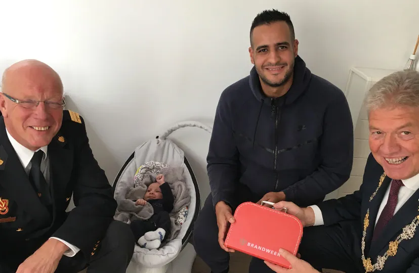yassir azarkan geboortekoffer brandweer