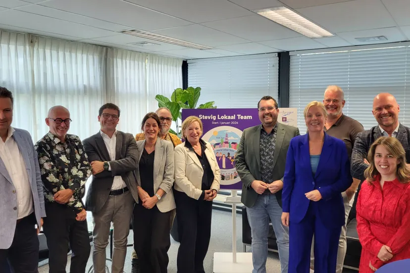 Groepsfoto tekenend partners