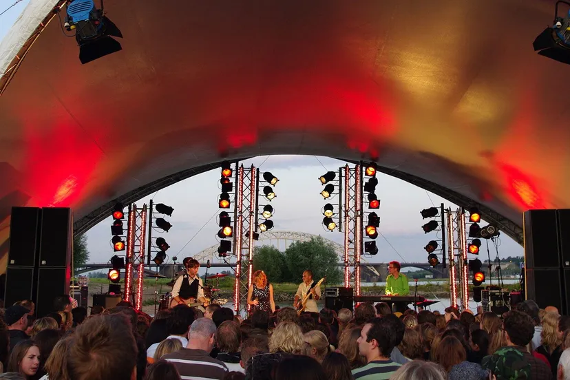 1920px room eleven vierdaagsefeestsen2009 e1437165266712