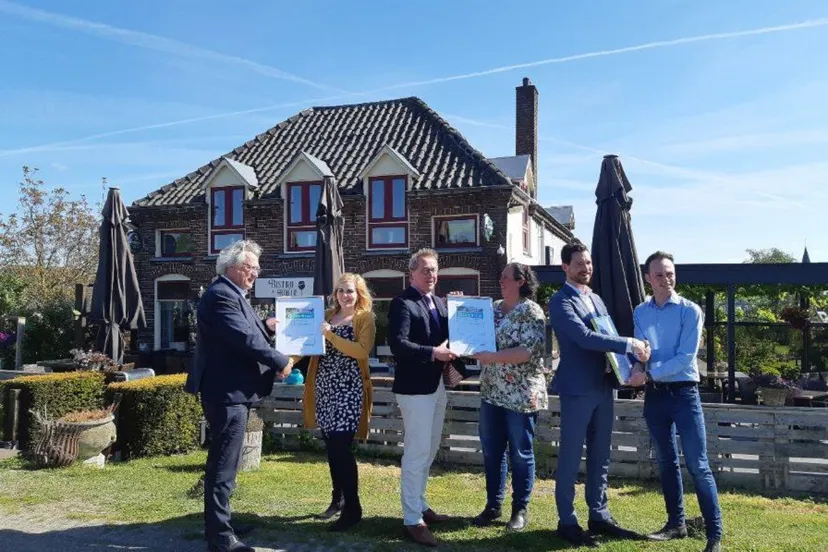 60121783 2287002464690773 2180334555766980608 n