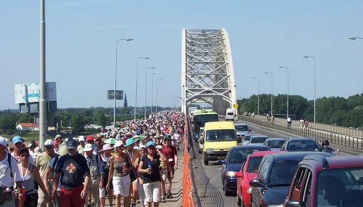 800px 4days nijmegen 2 715x408