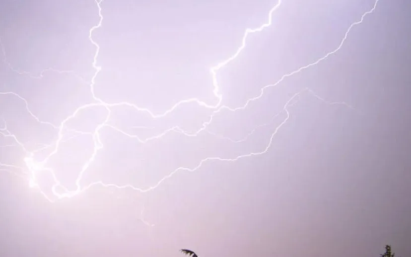 800px bliksem maurice van bruggen onweer cc by sa 3