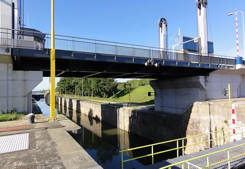 800px nijmegen rijksmonument 523034 brug en sluis weurt