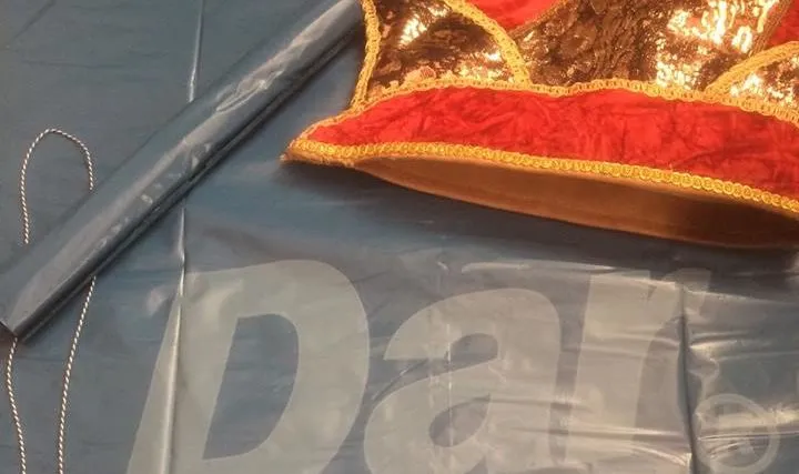 afval in de bak geef de jeugd uw oude zak e1483571392326