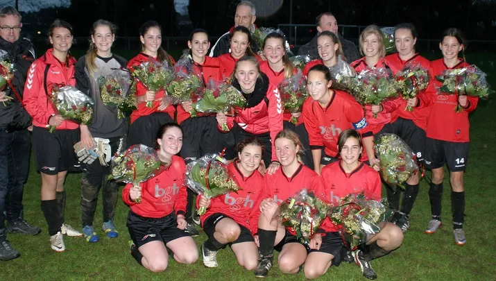 ai3yx0xb6wdvb0fn79y8iaxp9 roda kampioen teamfoto