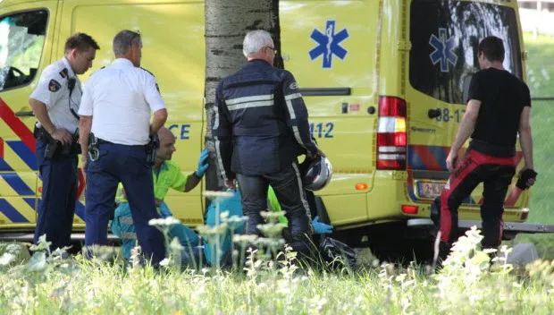 ap2iyxmp97xxi9zz24ml8g4rm ambulance 2