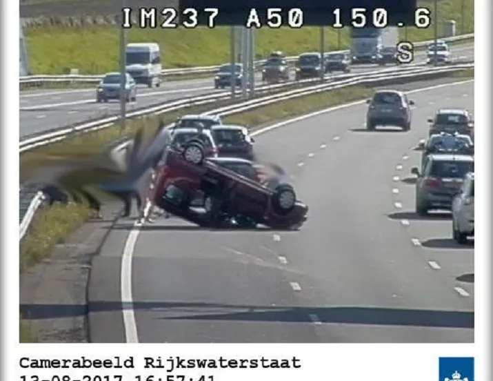 auto over de kop knooppunt ewijk