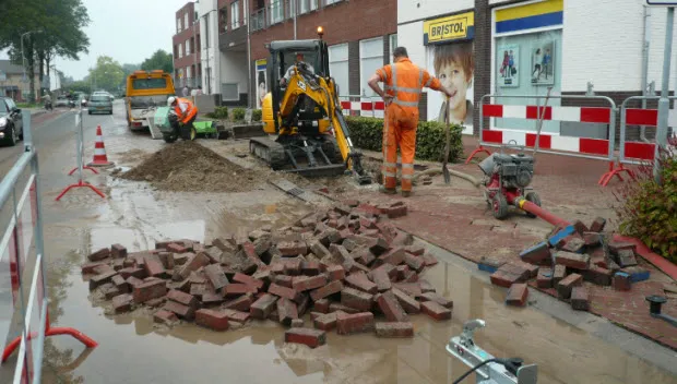 b8p60sv5v2dbxexly12bge484 gesprongen waterleiding