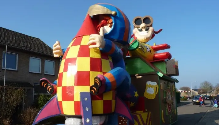 caranaval vliegt voorbij