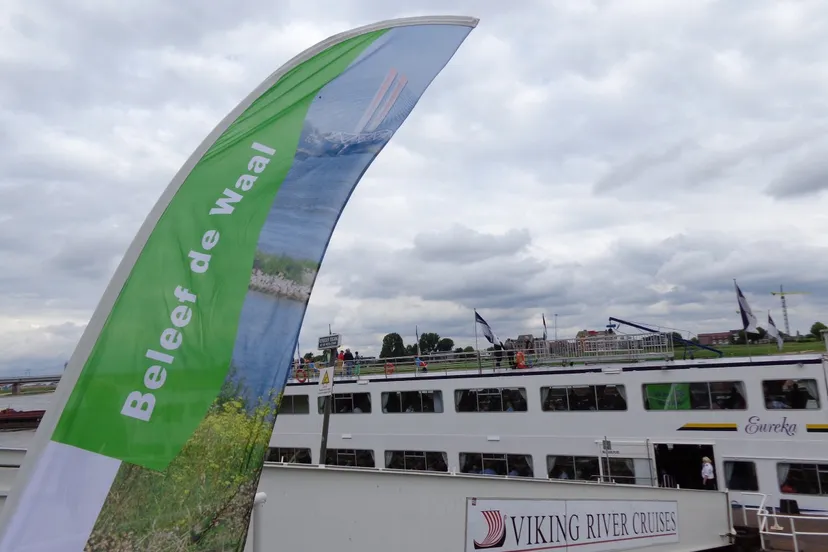 ct7zoebfhb1yiunt7uy3162wd dsc00125