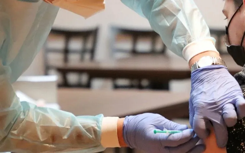 dorot schenk via pixabay vaccination 5884515 1280 915x518 1