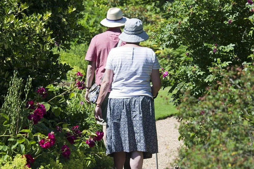 elderly couple 829305 1920 e1444909230151