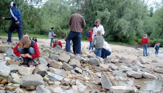 fotodijkm2015 02 04stenenzoeken