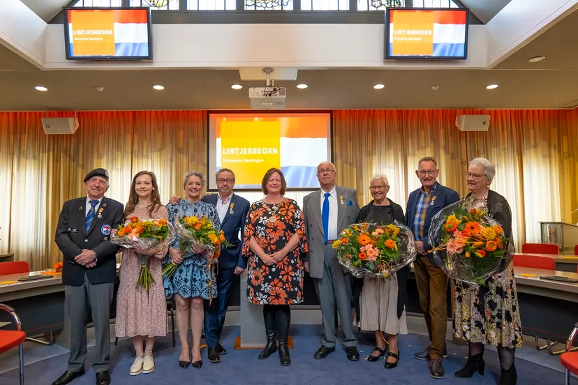 groepsfoto gedecoreerden lintjesregen beuningen cm p1074660