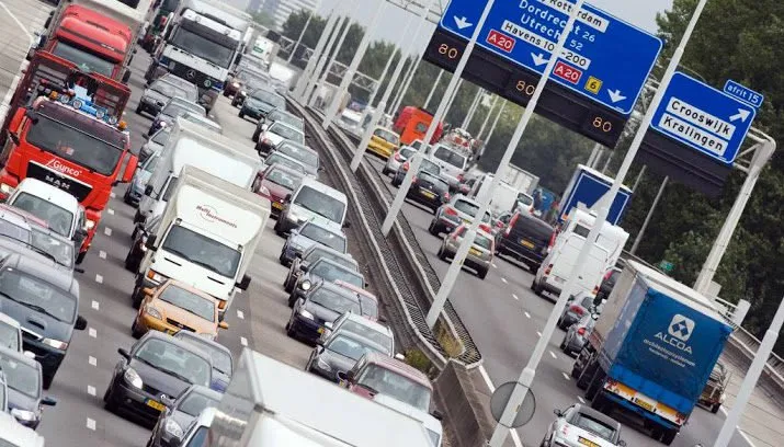 grote drukte op wegen verwacht door pasen 715x408