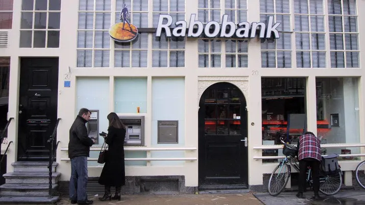 hq rabobank bank pinnen geld cc by sa 30 715x402