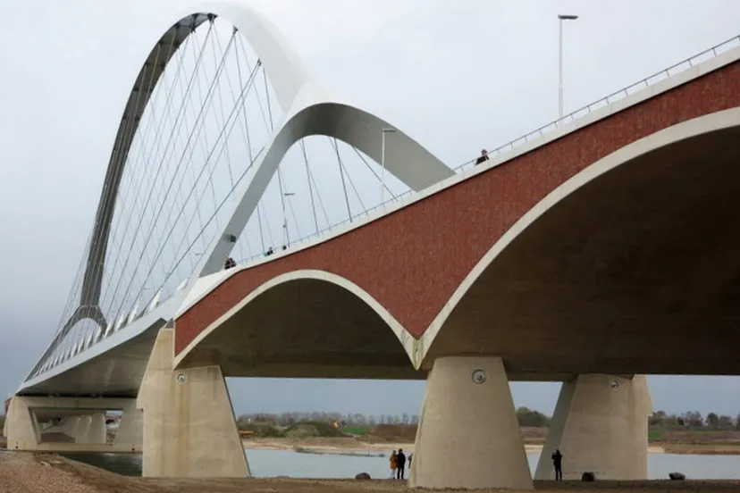 hugd15jc2xj4upwn7rosbwyvo bngde ovesteek