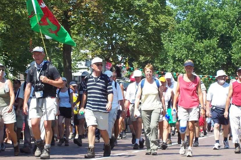 intocht vierdaagse 2006 dag 1 e1429743861639