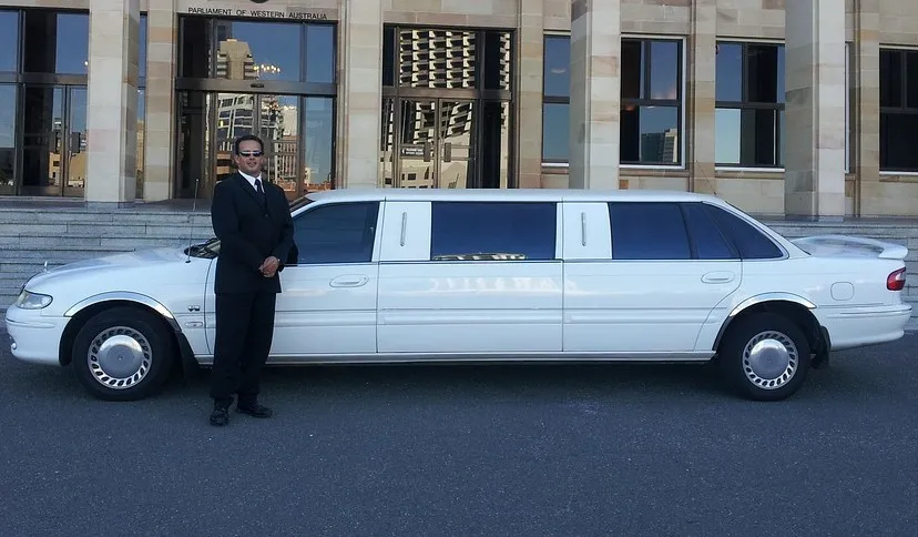 limousine 601462 960 720 e1464467372370