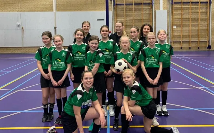 nas viert twee kampioenschappen