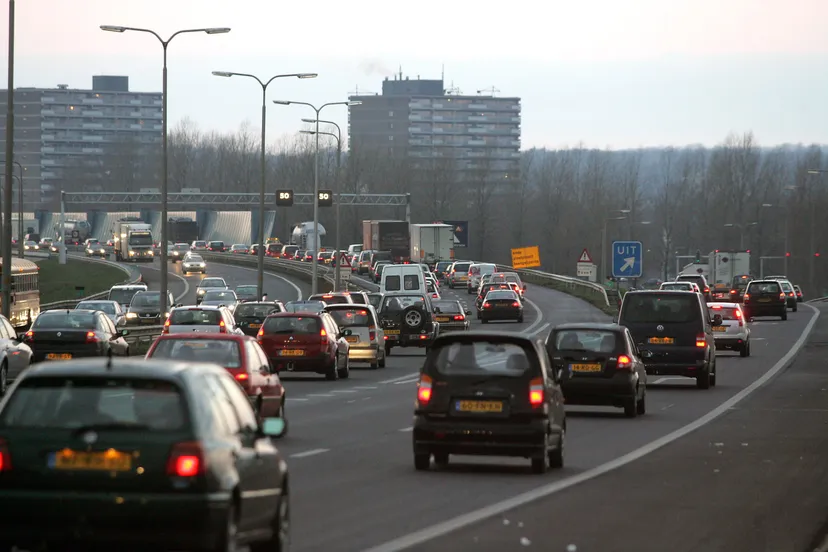op de a12 tussen knooppunt velperbroek en de duitse grens komen anders reizen maatregelen foto luuk van der lee