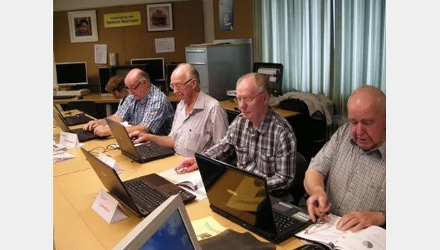 ovvq3vf0vug00868avd0y401p seniorenvereniging computergebruik