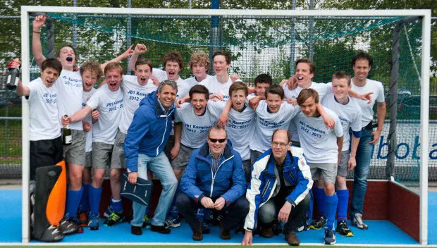 p09yoye72fbdqzym7583vjlxc 01