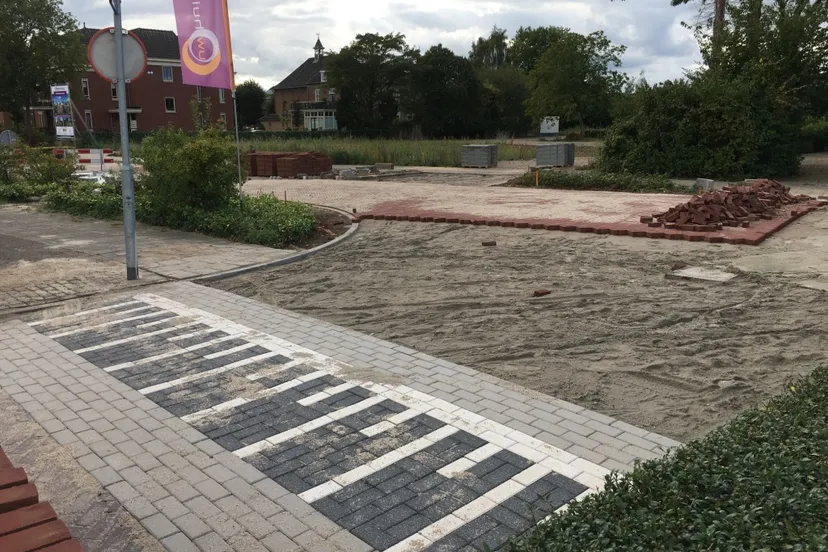 plateau schoolstraat in aanleg gezien vanuit de klaproosstraat