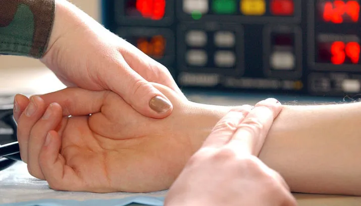 polsslag royal air force mildenhall wikimedia 715x408