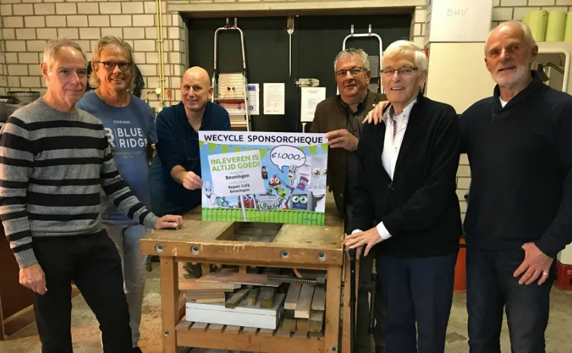 reparatiecaf wint 1000 met inzamelactie elektrische apparaten