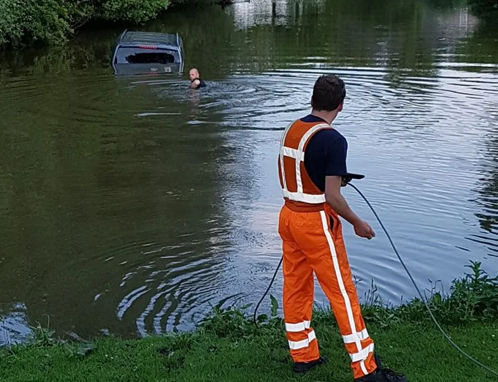 scooter rijdt door na aanrijding politie zoekt getuigen