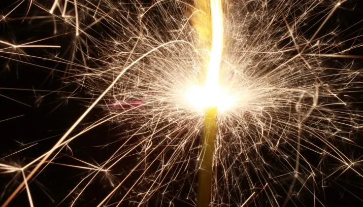 sparklers sterretje vuuwerk 715x408