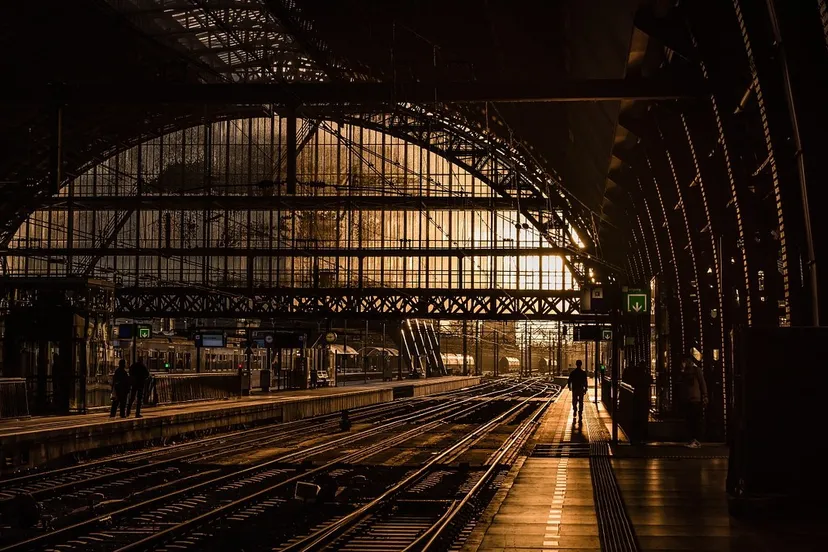 station 839208 1280 e1438015956456