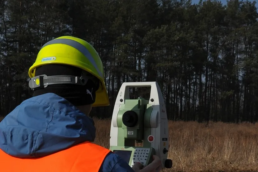 surveyor 585462 1920 e1462410591570