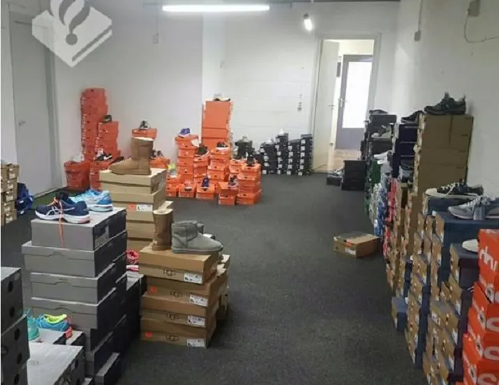 tip leidt tot vondst grote hoeveelheid gestolen schoenen
